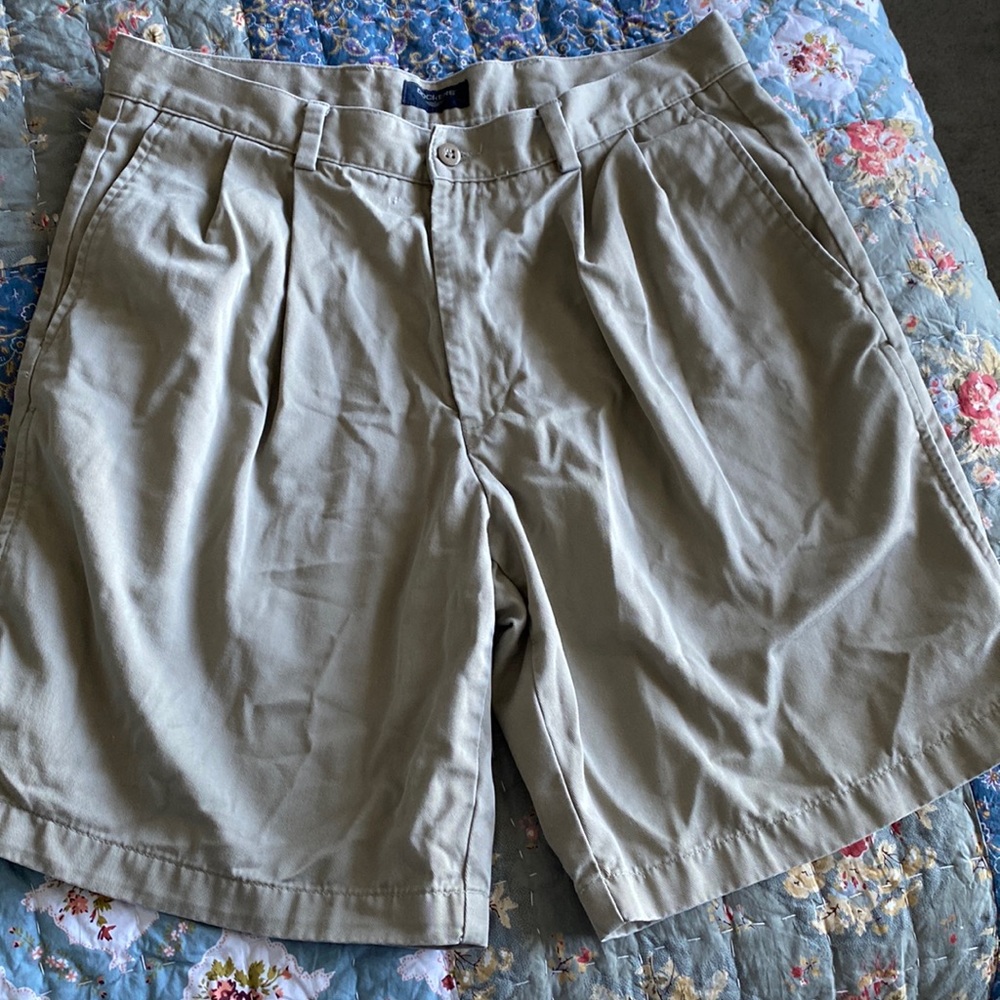 Dockers men’s pleated shorts